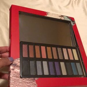 Eyeshadow palette
